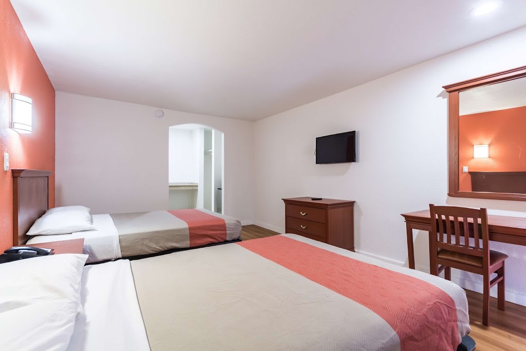 Keck Medicine of USC - USC Hematology Oncology - Irvine | 16105 Sand Canyon Ave Ste 220, Irvine, CA 92618, USA | Phone: (800) 872-2273