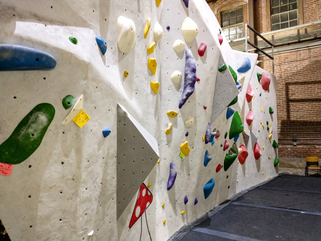 The Stronghold Climbing Gym | 650 S Ave 21, Los Angeles, CA 90031, USA | Phone: (323) 505-7000