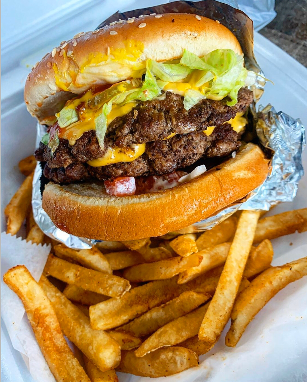 Royal Burger | 3823 Sullivant Ave, Columbus, OH 43228, USA | Phone: (614) 208-2021