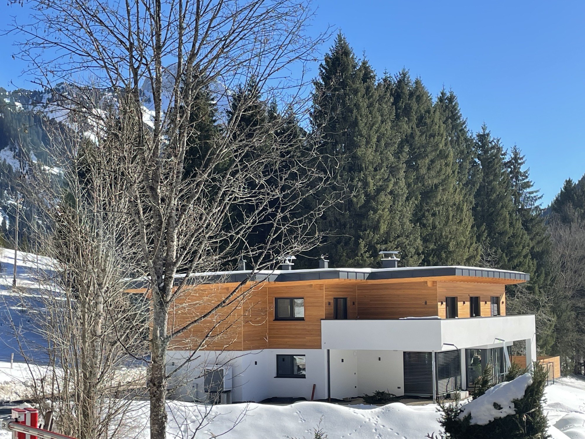 Parkett Aktion GmbH | Nesselwängle 173, 6672 Nesselwängle, Austria | Phone: (056) 752-0200