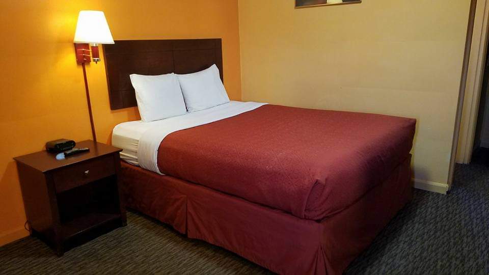 Economy Inn | 814 N College St, Harrodsburg, KY 40330 | Phone: (859) 734-4218