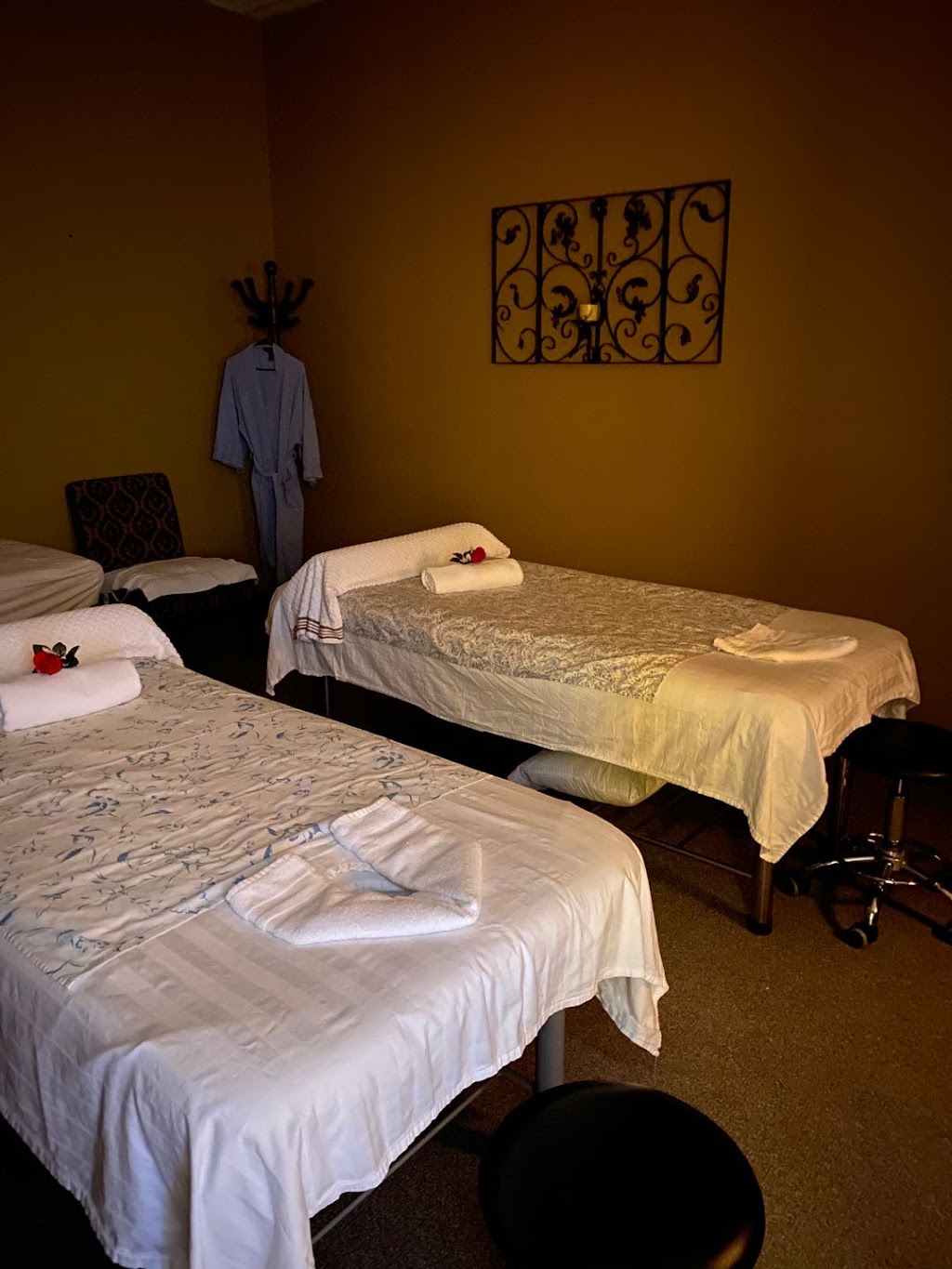 Relax Zone Massage Toledo | 7416 Central Ave, Toledo, OH 43617, USA | Phone: (419) 725-9188