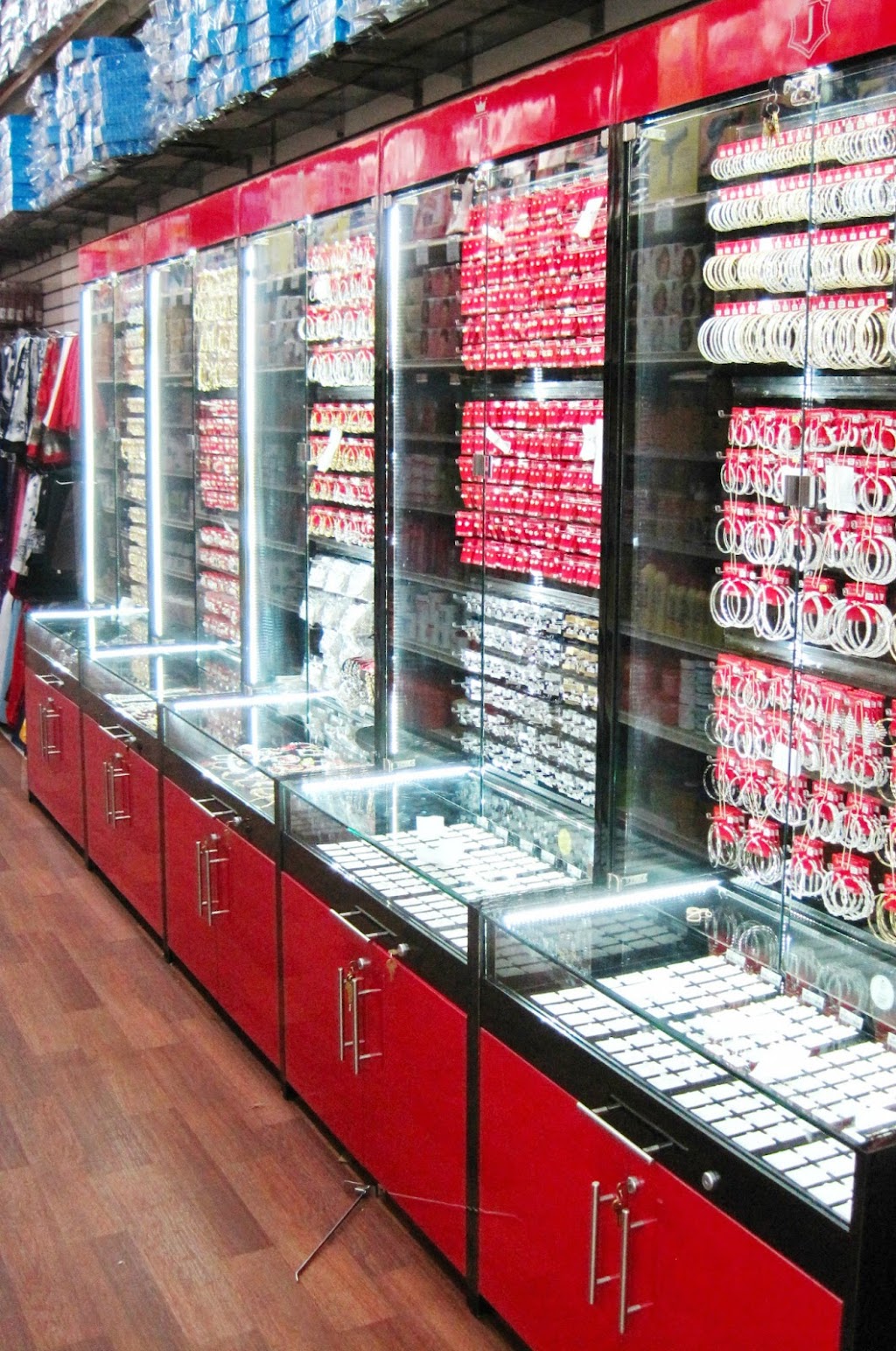 H & S Display | 2571 College Point Blvd, Flushing, NY 11354 | Phone: (718) 886-6988