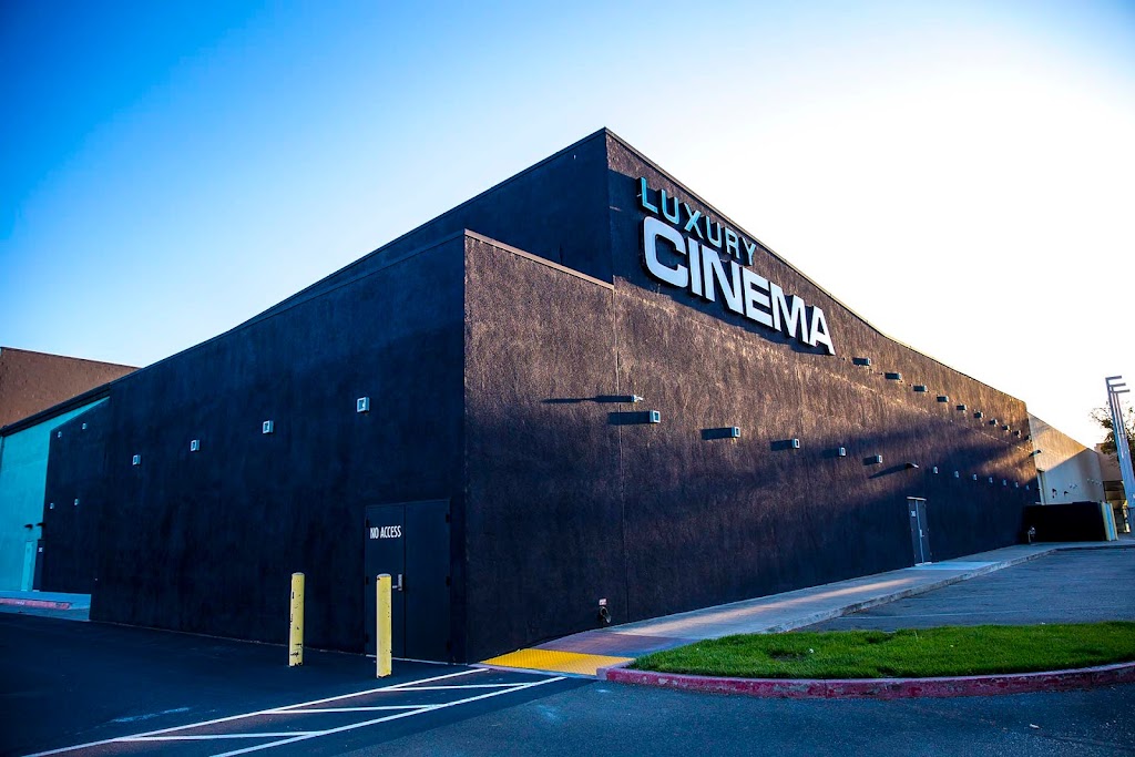 Country Club Cinema | 2405 Butano Dr, Sacramento, CA 95825, USA | Phone: (916) 913-1920