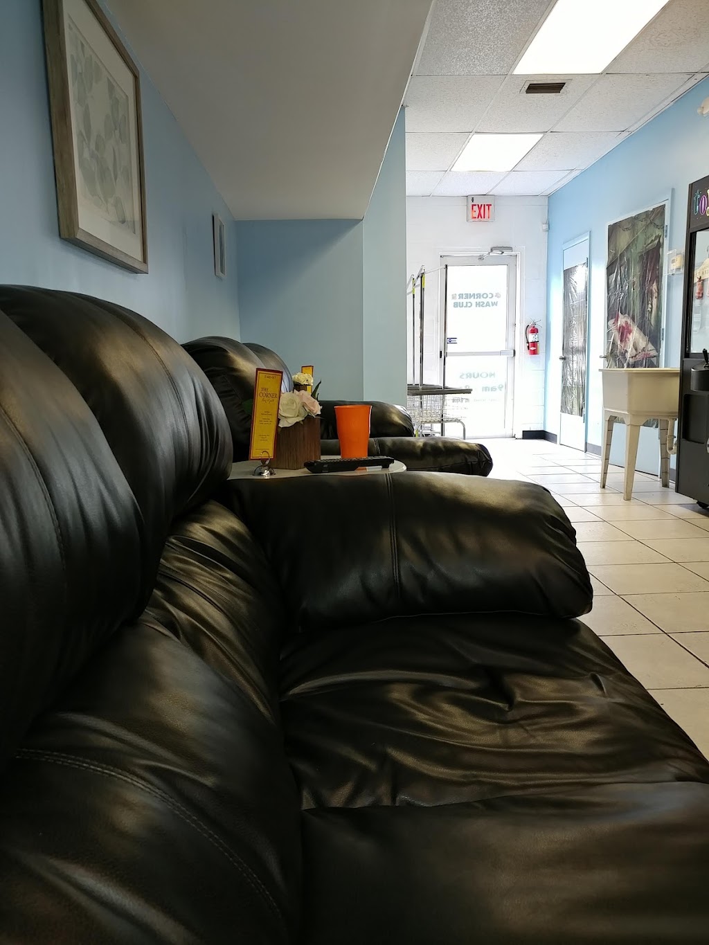 Corner Wash Club LAUNDRY | 2134 E Bay Dr, Largo, FL 33771, USA | Phone: (727) 351-5499