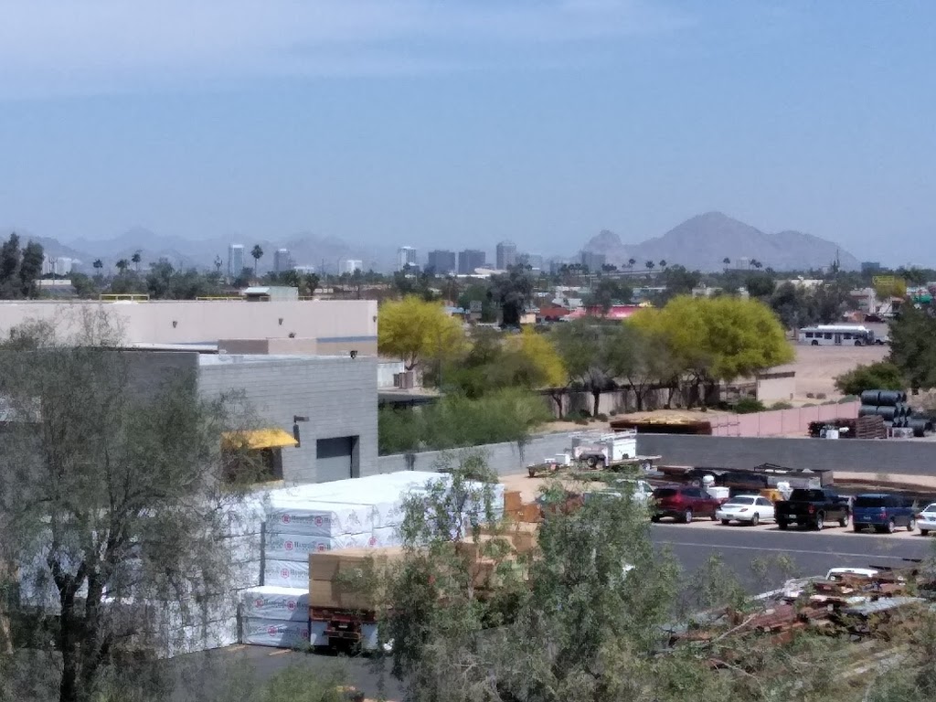 Del Sol Furniture Distribution Center | 3925 W Adams St #1, Phoenix, AZ 85009, USA | Phone: (602) 462-5006