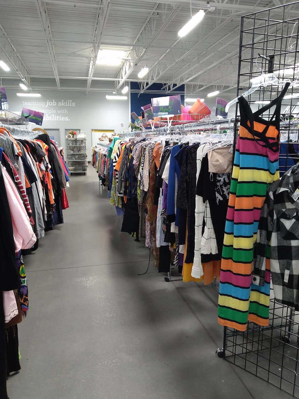 Goodwill - Lady Lake | 637 U.S. 27/441, Lady Lake, FL 32159, USA | Phone: (352) 350-6376