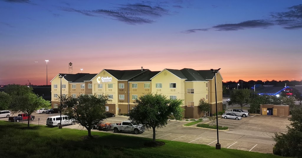 Comfort Inn & Suites | 10700 Emmett F Lowry Expy, Texas City, TX 77591, USA | Phone: (409) 986-3866