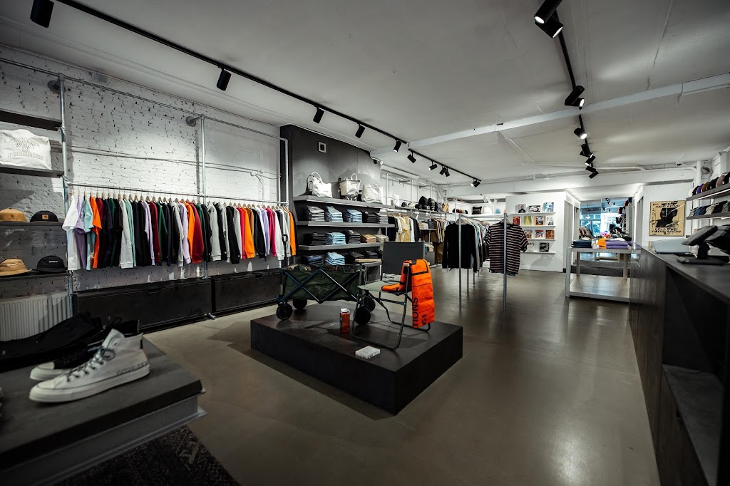 Carhartt WIP Store Amsterdam HS | Haarlemmerstraat 104, 1013 EW Amsterdam, Netherlands | Phone: 020 304 4567