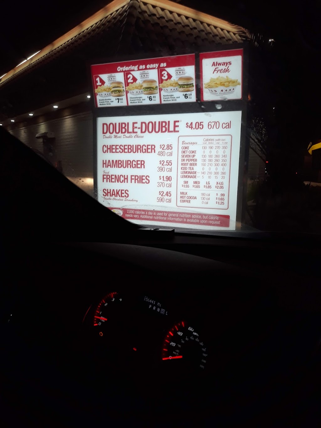 In-N-Out Burger | 594 W 19th St, Costa Mesa, CA 92627, USA | Phone: (800) 786-1000