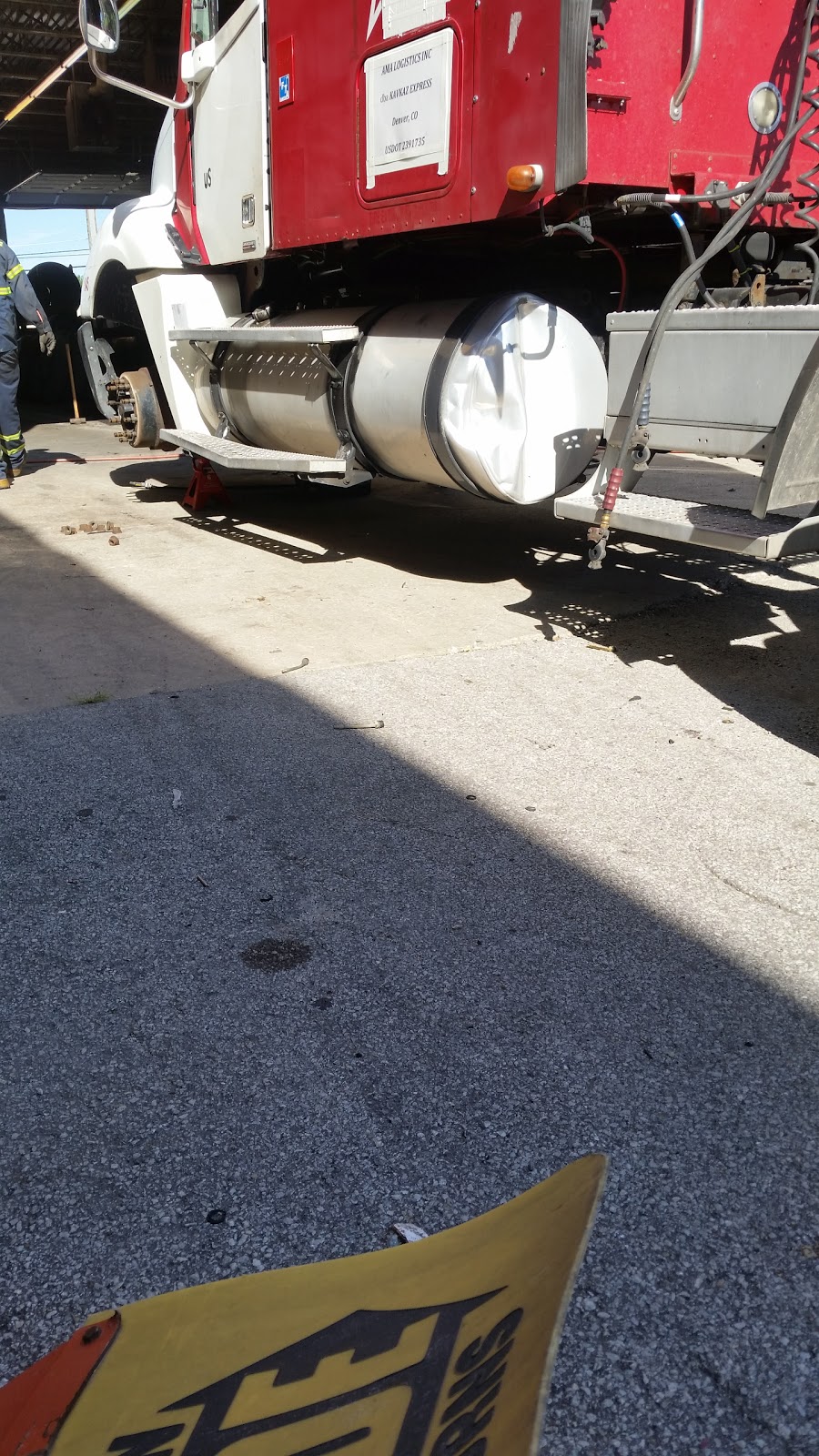 Goodyear Commercial Tire & Service Centers | 16701 Van Dam Rd, South Holland, IL 60473, USA | Phone: (708) 331-3700