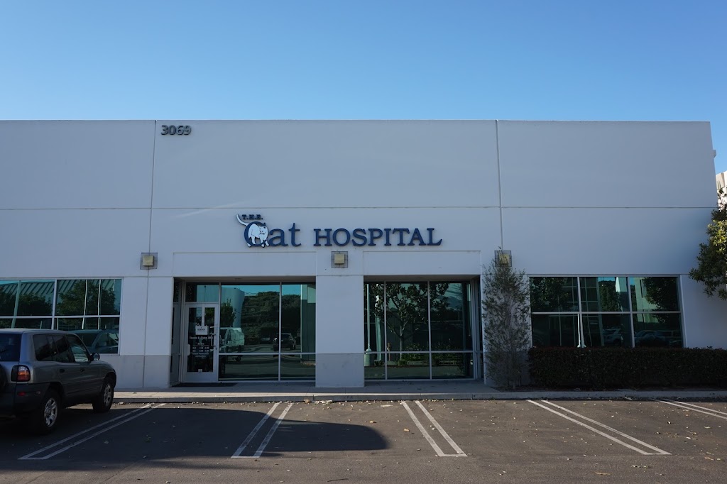 T.H.E. Cat Hospital | 3069 Edinger Ave, Tustin, CA 92780, USA | Phone: (949) 733-2287