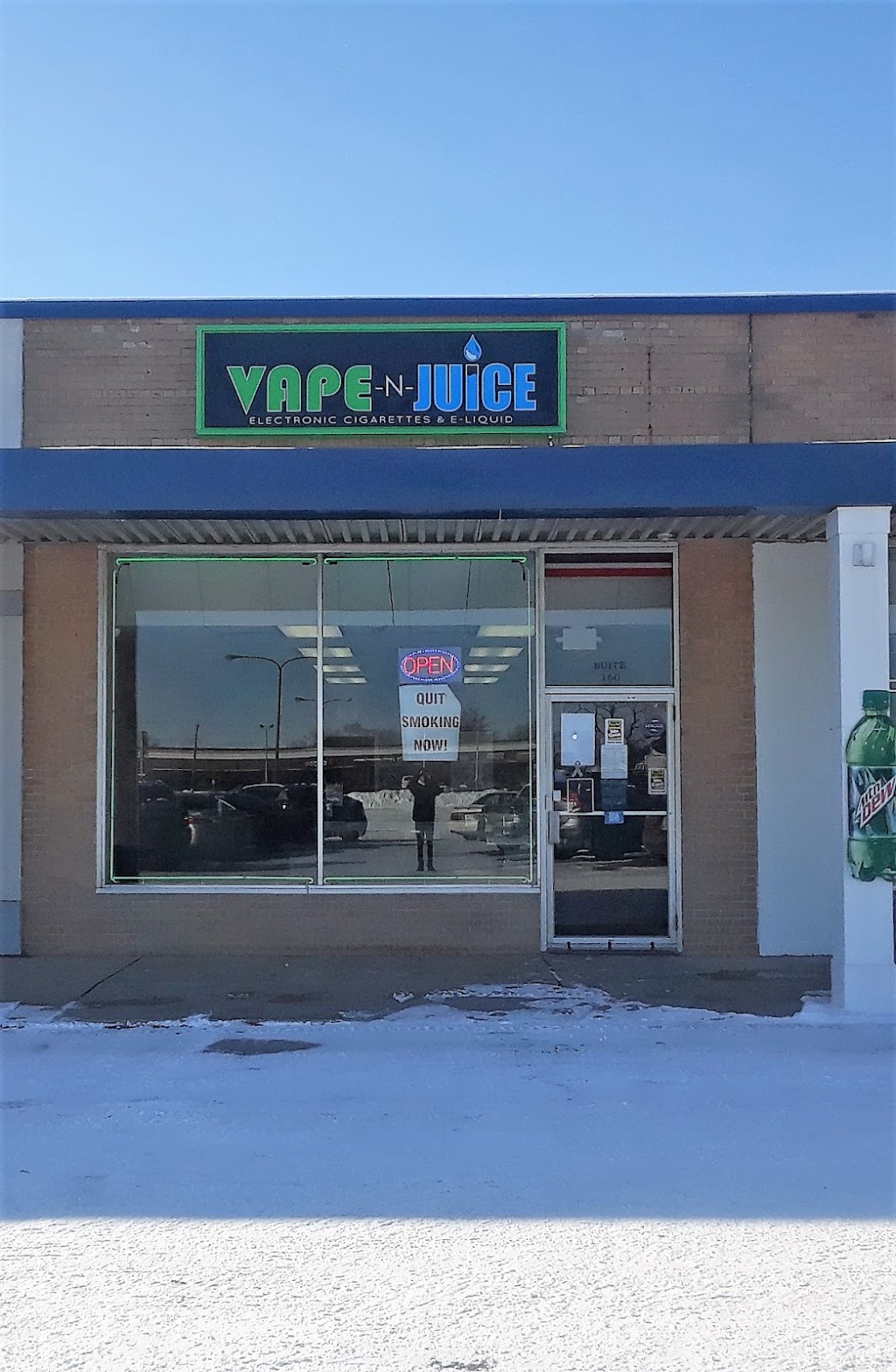 VAPE N JUICE / CBD HQ | 2200 Center Ave, Janesville, WI 53546, USA | Phone: (608) 352-7213