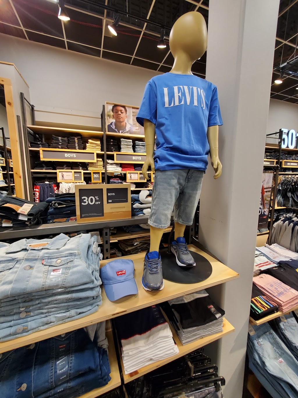 Levis Outlet Store | 14500 W Colfax Ave #410, Lakewood, CO 80401, USA | Phone: (303) 278-1354