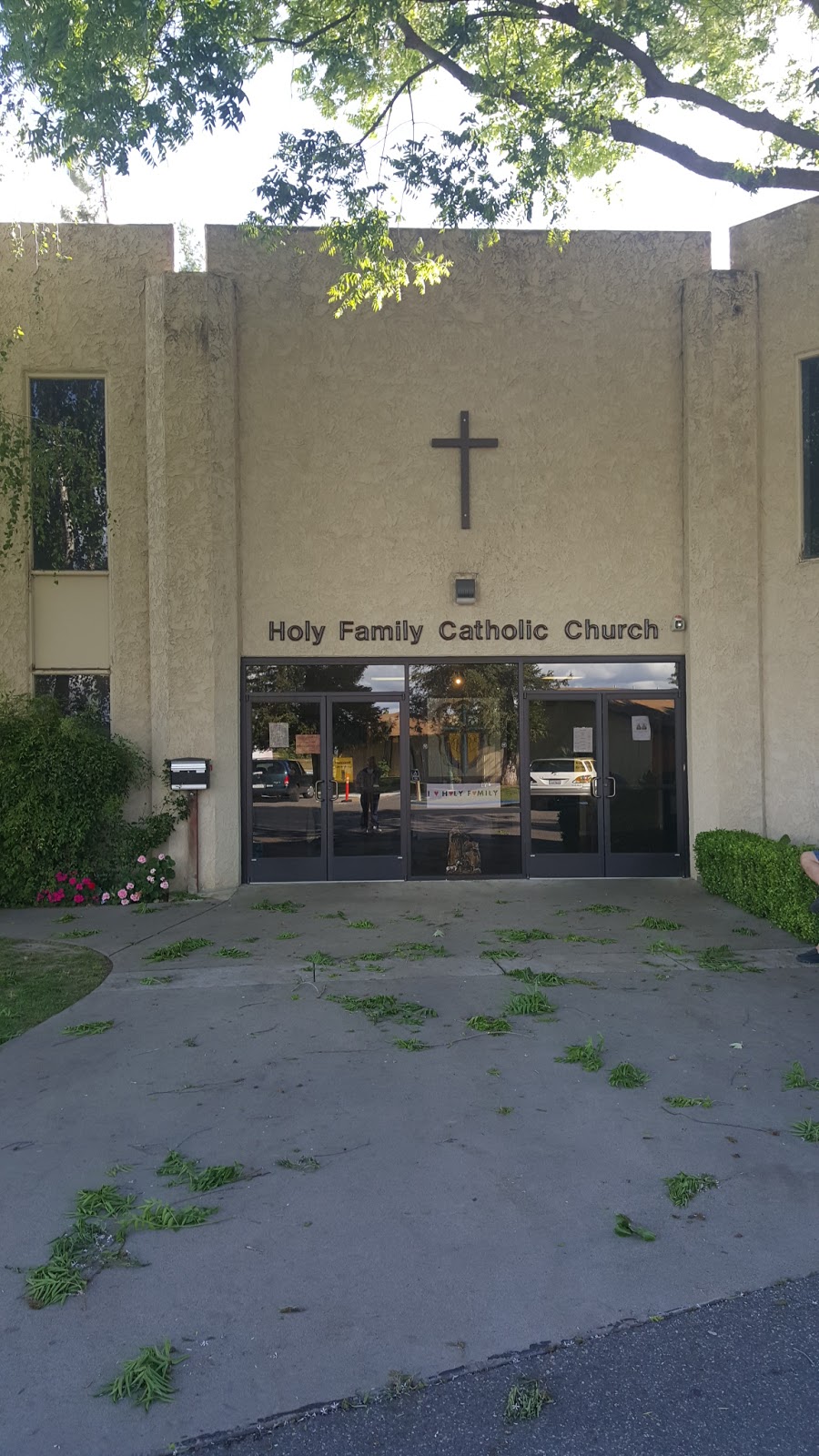 Holy Family Church | 4212 Dale Rd, Modesto, CA 95356 | Phone: (209) 545-3553
