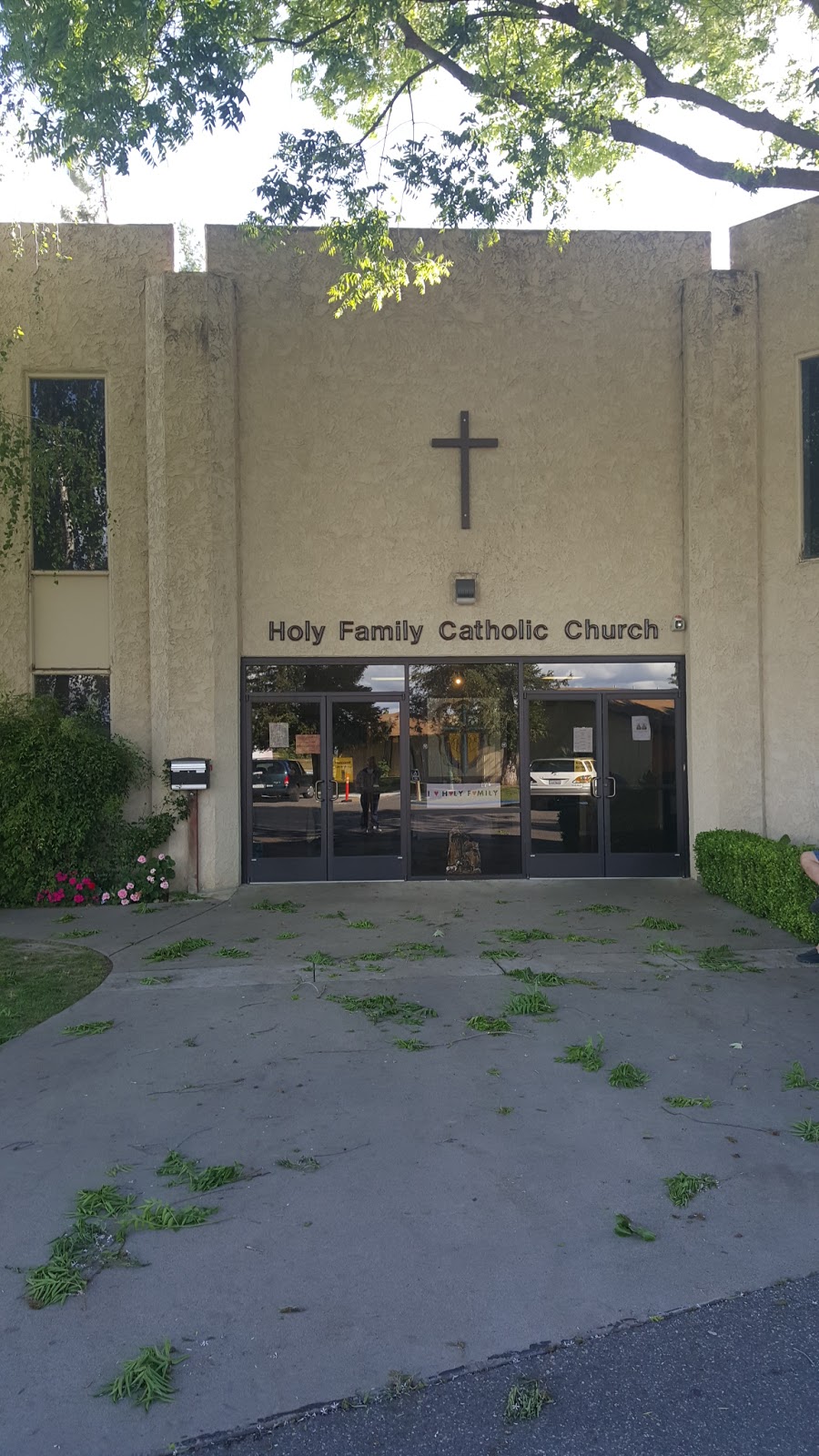 Holy Family Church | 4212 Dale Rd, Modesto, CA 95356, USA | Phone: (209) 545-3553