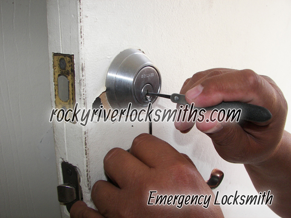 Rocky River Locksmiths | 21900 Addington Blvd, Rocky River, OH 44116 | Phone: (440) 374-5098