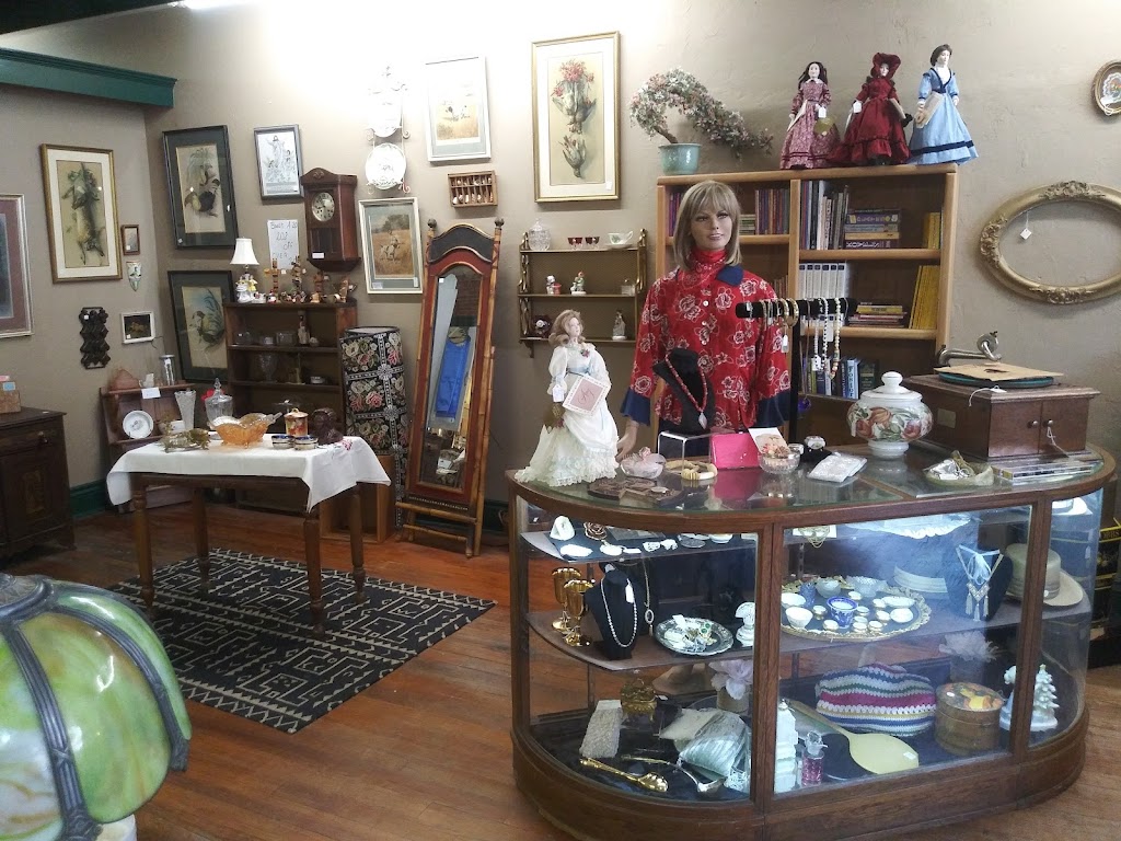 Rose Trellis Antiques & Gifts | 115 W Harrison Ave, Guthrie, OK 73044, USA | Phone: (405) 227-4456