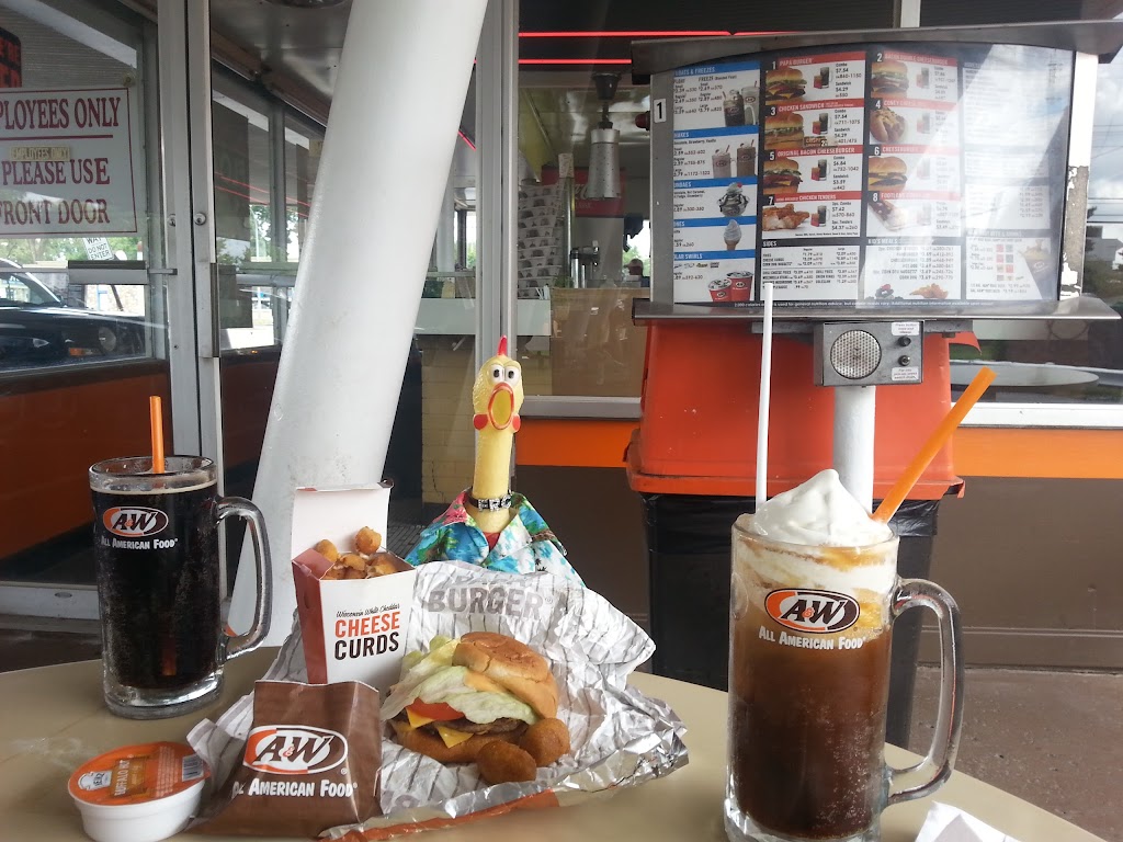 A&W Restaurant | 1467 Southfield Rd, Lincoln Park, MI 48146, USA | Phone: (313) 382-5090