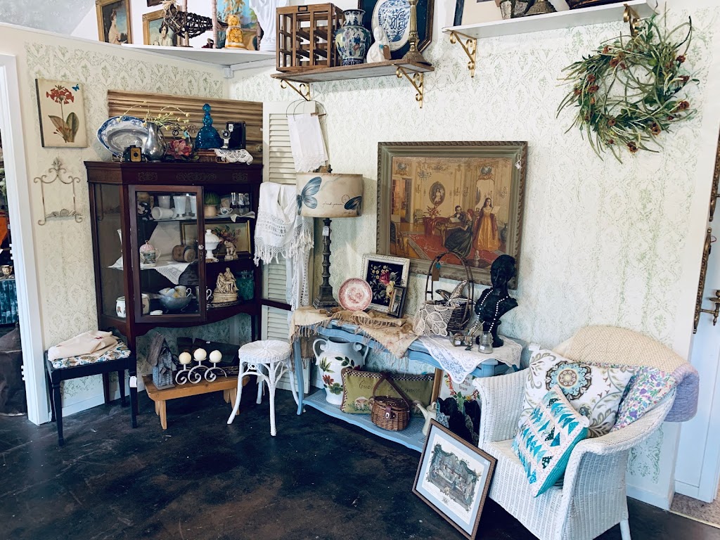 Cool Junk Antique Boutique | 113 N Cleburne St, Granbury, TX 76048, USA | Phone: (682) 936-4233