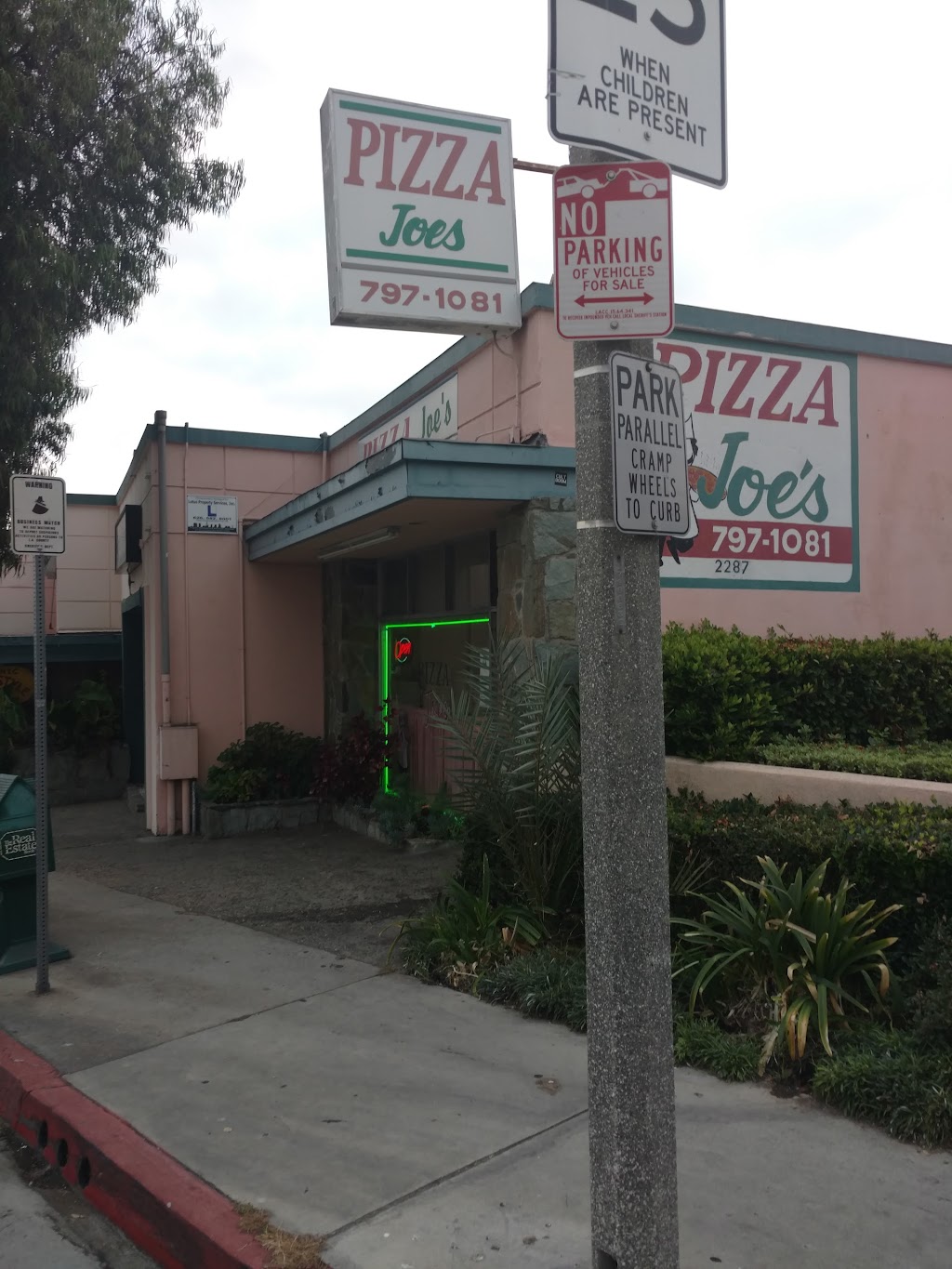 Altadena Pizza Company | 2287 Lake Ave, Altadena, CA 91001, USA | Phone: (626) 797-1081