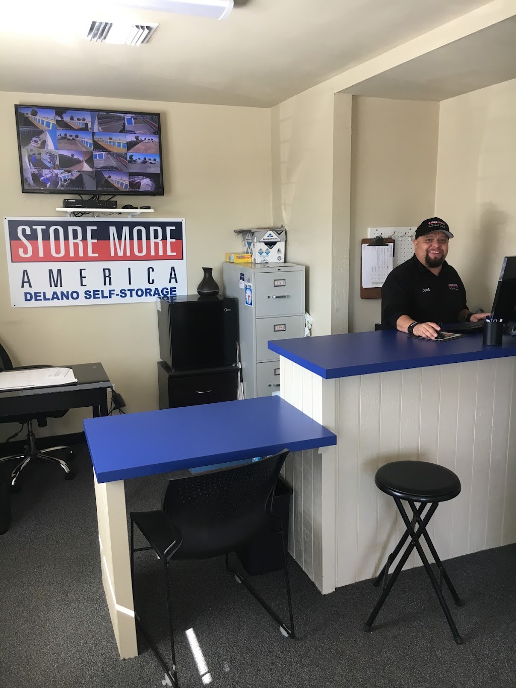 Store More America | 415 S Lexington St, Delano, CA 93215 | Phone: (661) 454-5291