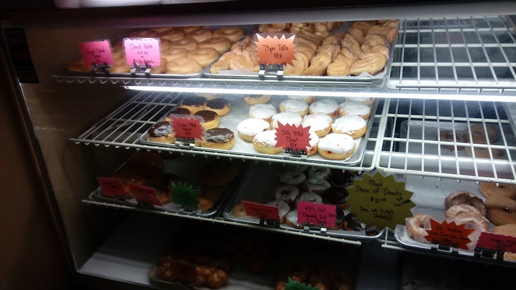 B & K Bakery | 107 E Main St, Mt Olive, IL 62069, USA | Phone: (217) 999-2253