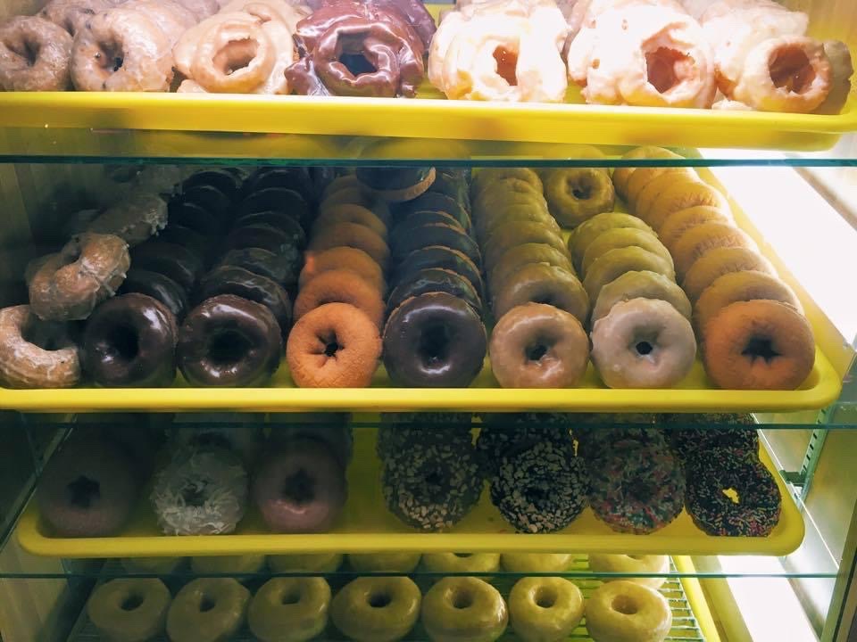 Daylight Donuts on 31st & 129th | 3171 S 129th E Ave, Tulsa, OK 74134, USA | Phone: (918) 663-3940