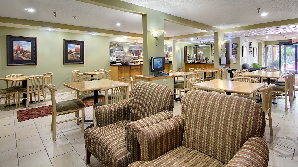 Comfort Inn & Suites | 511 Marschall Rd, Shakopee, MN 55379, USA | Phone: (952) 445-9779