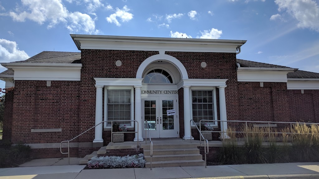 Grosse Pointe Woods City Hall | 20025 Mack Plaza Dr, Grosse Pointe Woods, MI 48236, USA | Phone: (313) 343-2440