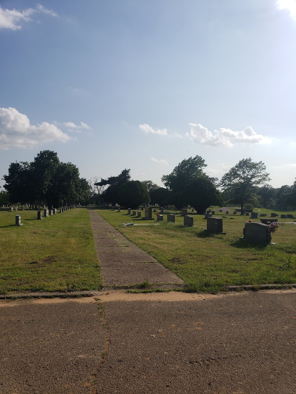 Okmulgee Cemetery | US-62, Okmulgee, OK 74447, USA | Phone: (918) 756-5109