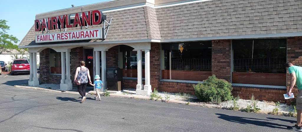 Dairyland Family Restaurant | 716 Cottage Grove Rd, Madison, WI 53716, USA | Phone: (608) 222-9232