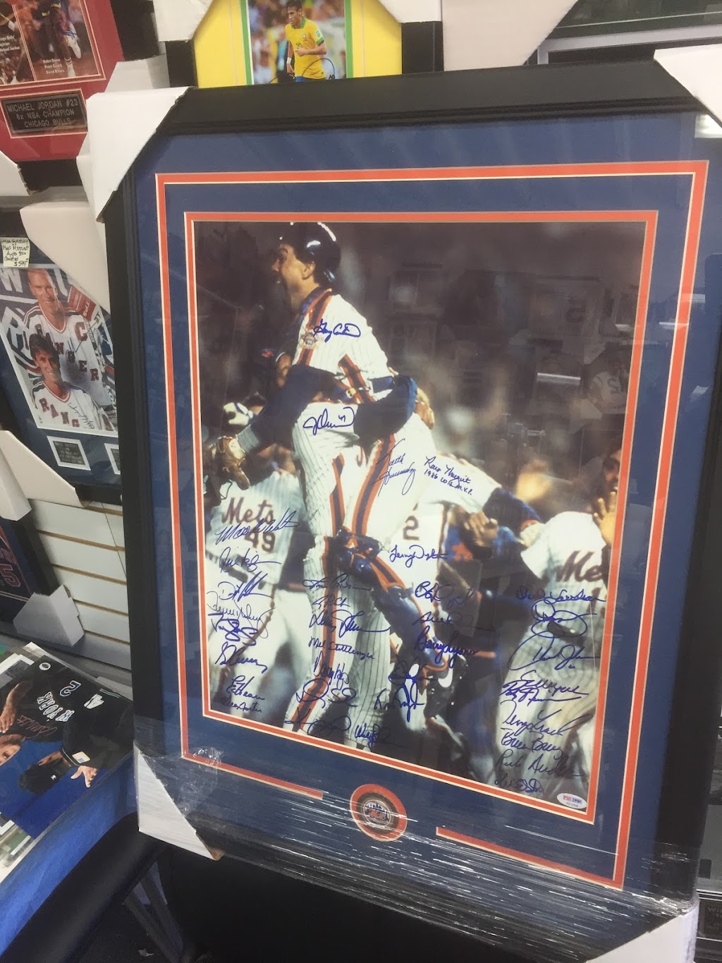 Living Legends Memorabilia and Collectibles, Inc. | 124 S Long Beach Rd, Rockville Centre, NY 11570, USA | Phone: (516) 826-4000