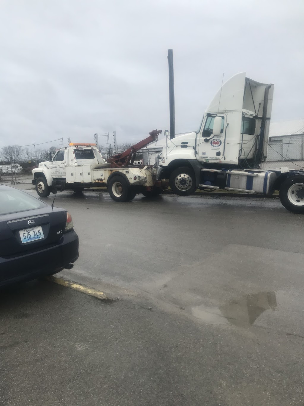 Lakeside Towing | 106 Chenault Bridge Rd, Lancaster, KY 40444, USA | Phone: (859) 326-8036