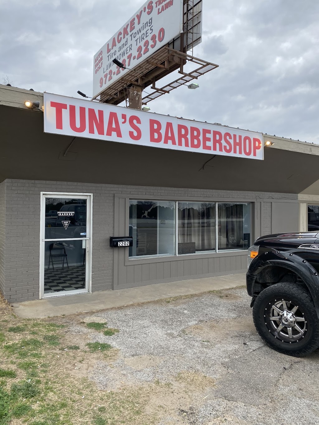 TUNAS BARBERSHOP | 2202 N Hwy 175, Seagoville, TX 75159 | Phone: (214) 506-4104