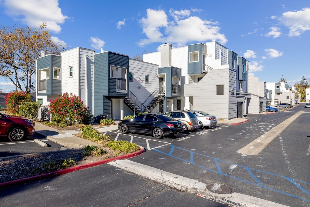 Hilltop Commons Apartments | 15690 Crestwood Dr, San Pablo, CA 94806, USA | Phone: (844) 367-9314