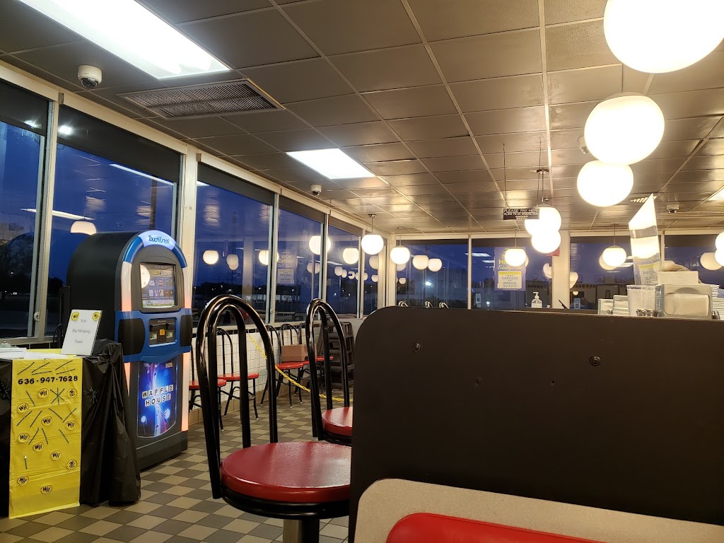 Waffle House | 301 Little Hills Expy, St Charles, MO 63301 | Phone: (636) 947-7628