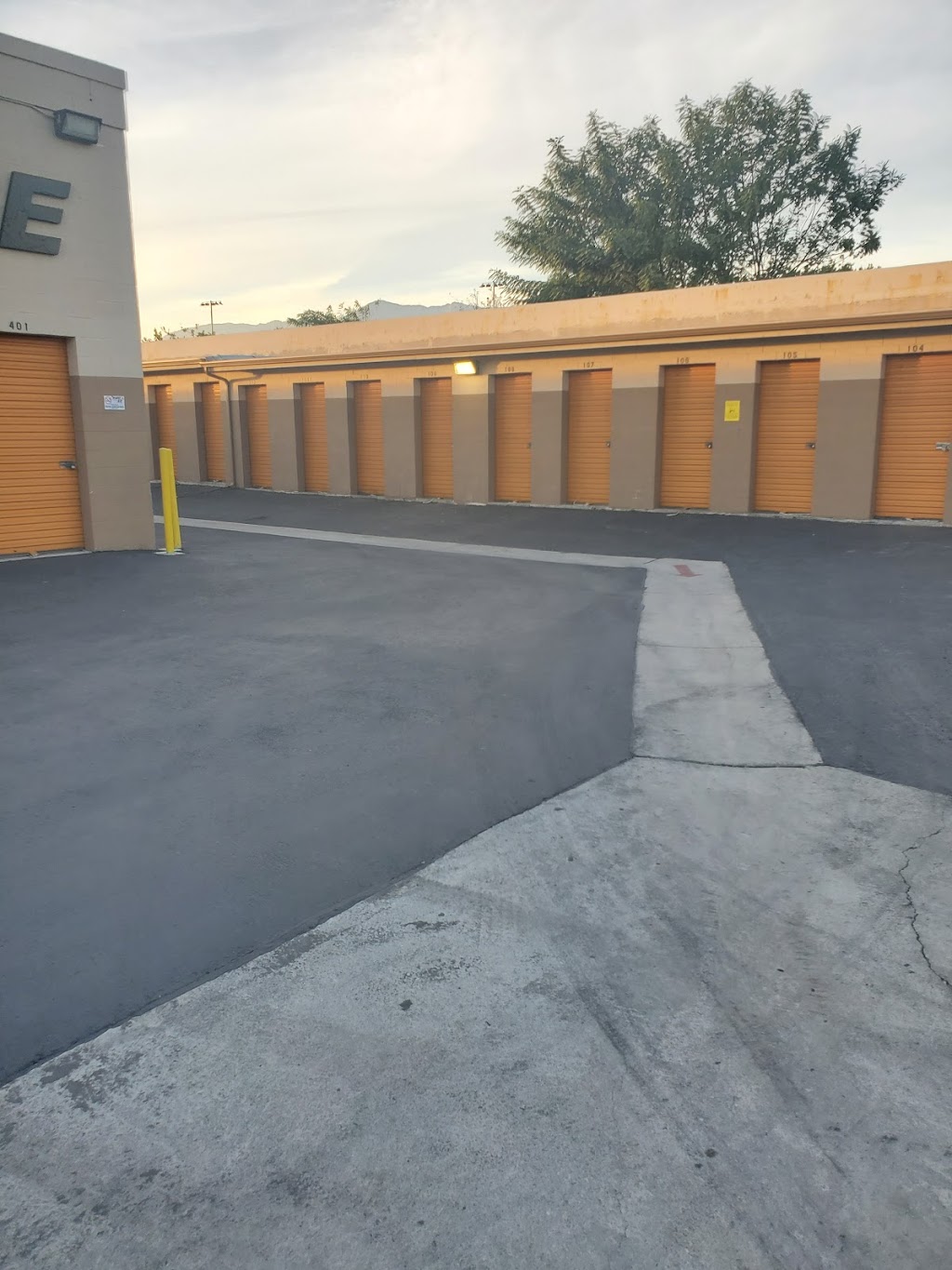 Fast & EZ Self Storage | 8448 Cypress Ave, Fontana, CA 92335, USA | Phone: (909) 350-8028