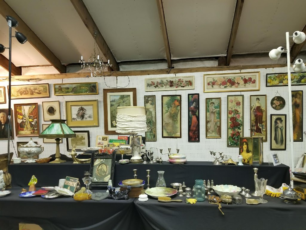 Ann Arbor Antiques Market | 5055 Ann Arbor-Saline Rd, Ann Arbor, MI 48103, USA | Phone: (734) 678-0173