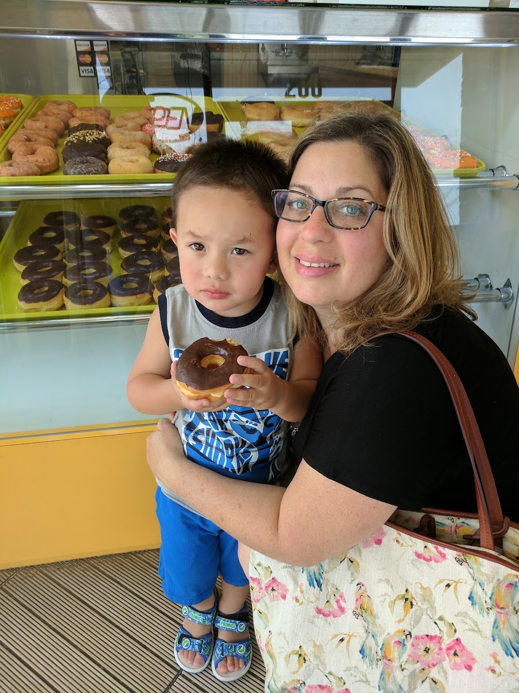 Fresh Donuts | 20205 Farm to Market 685, Pflugerville, TX 78691, USA | Phone: (512) 989-9608