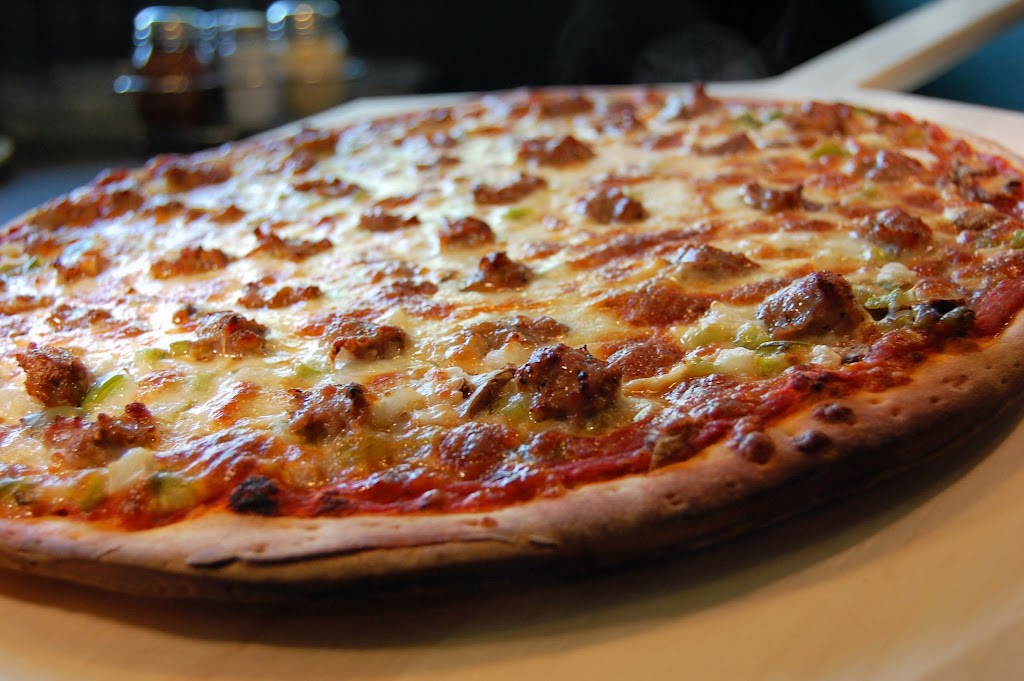 Broadway Bar & Pizza | 21431 141st Ave N, Rogers, MN 55374, USA | Phone: (763) 428-3013