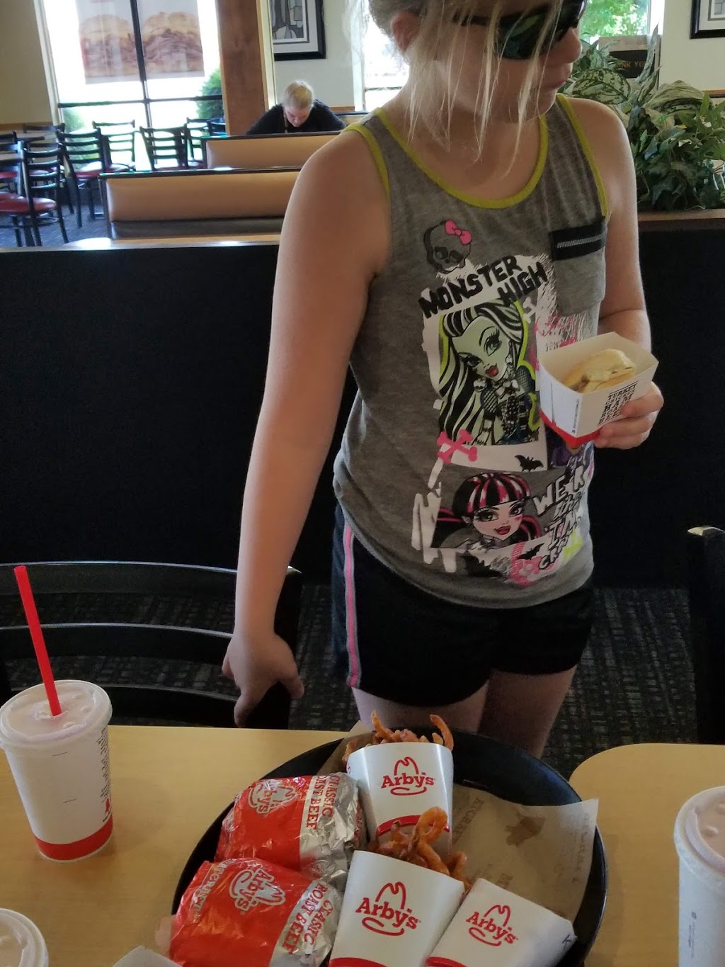 Arbys | 5990 Neal Ave N, Oak Park Heights, MN 55082, USA | Phone: (651) 351-0901