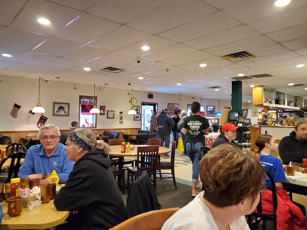 Henrys Diner | 836 Old Lincoln Hwy, Crescent, IA 51526, USA | Phone: (712) 545-3600