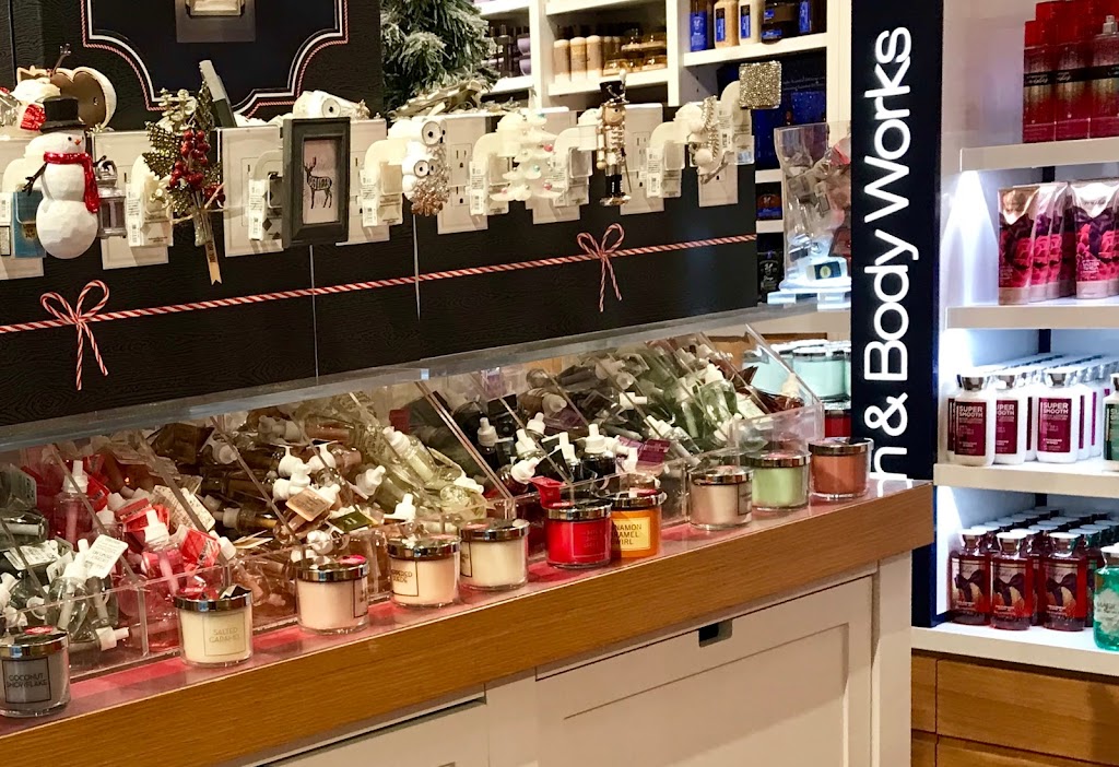 Bath & Body Works | 18527 Outlet Blvd, Chesterfield, MO 63005, USA | Phone: (636) 778-2208