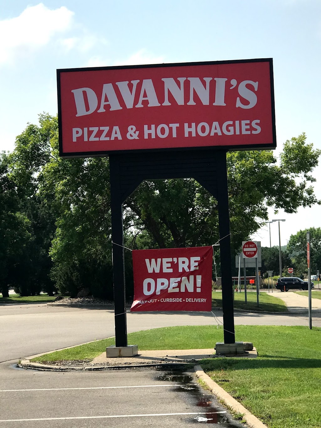 Davannis Pizza & Hot Hoagies | 8061 Flying Cloud Dr, Eden Prairie, MN 55344, USA | Phone: (952) 941-4444