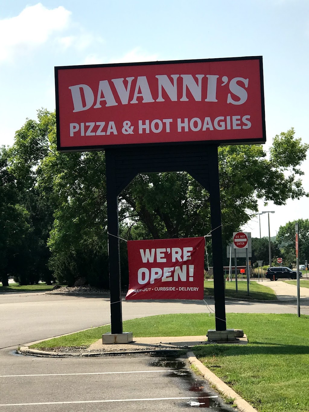 Davannis Pizza & Hot Hoagies | 8061 Flying Cloud Dr, Eden Prairie, MN 55344 | Phone: (952) 941-4444