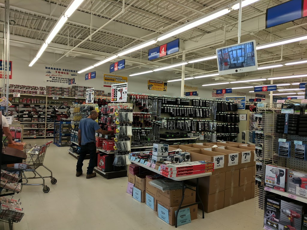 Harbor Freight Tools | 374 Mall Cir Dr, Monroeville, PA 15146, USA | Phone: (412) 373-3061