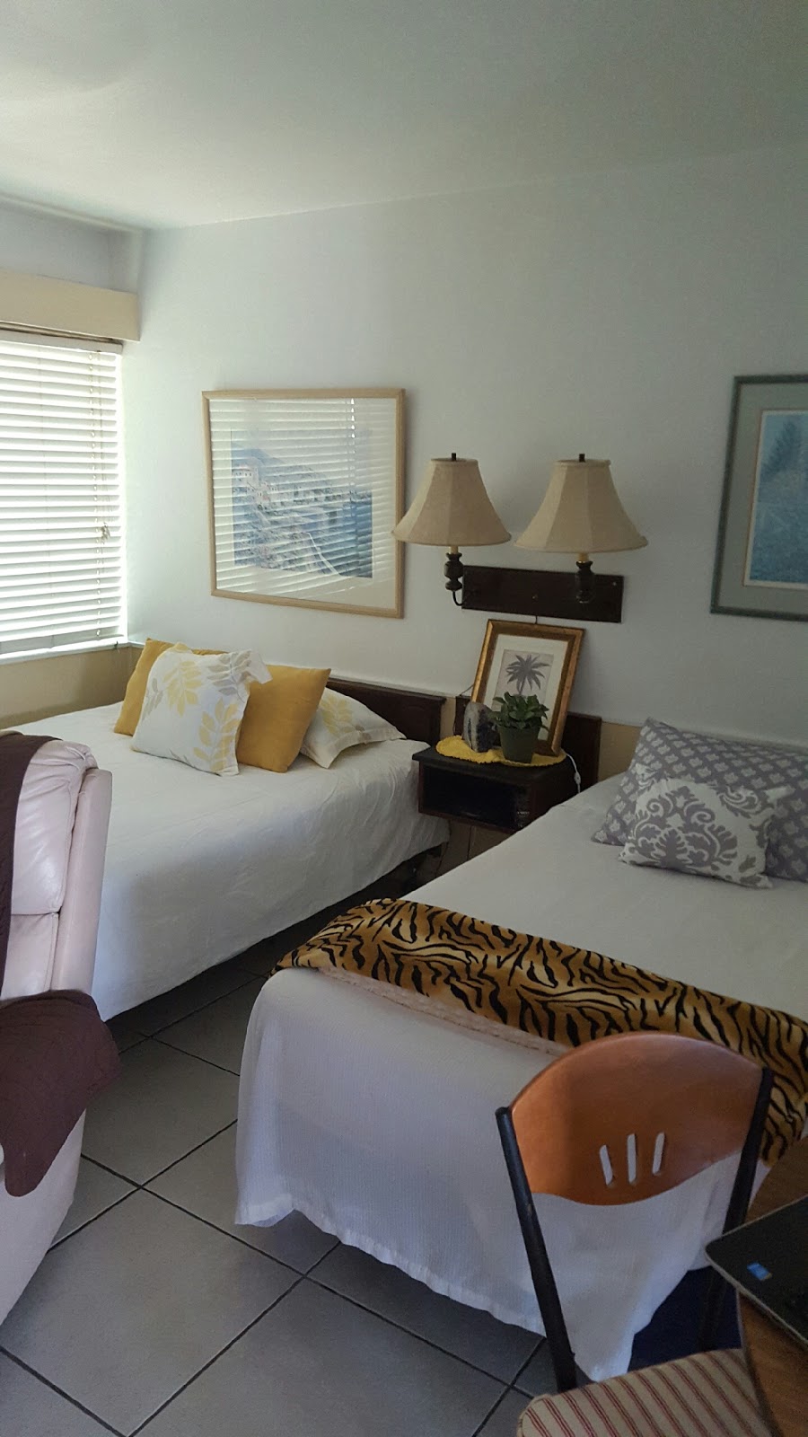 Seaside Artisan Motel | 1064 Broadway, Dunedin, FL 34698, USA | Phone: (727) 736-4657