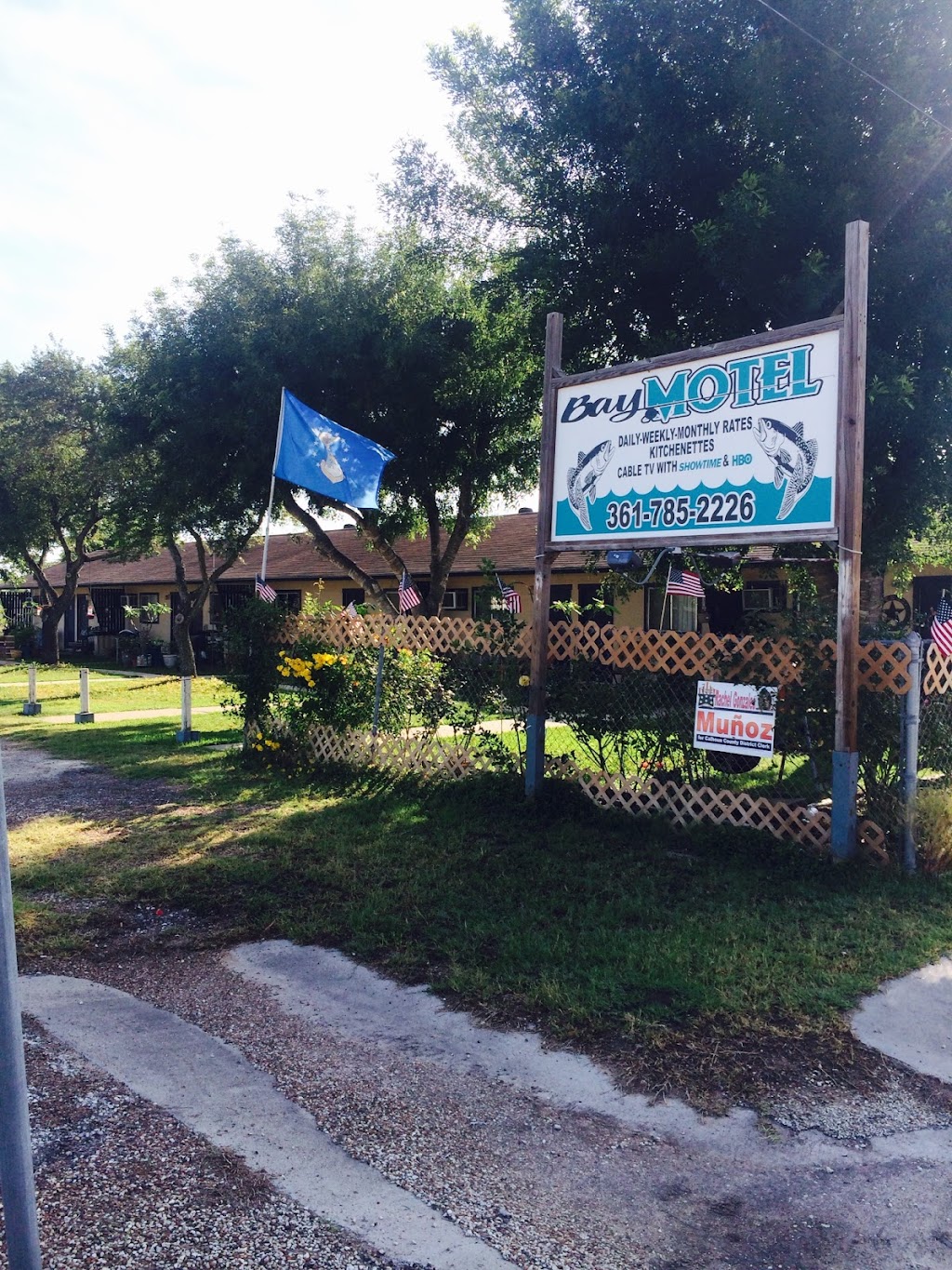 Bay Motel | 322 W Broadway Ave, Seadrift, TX 77983, USA | Phone: (361) 785-2226