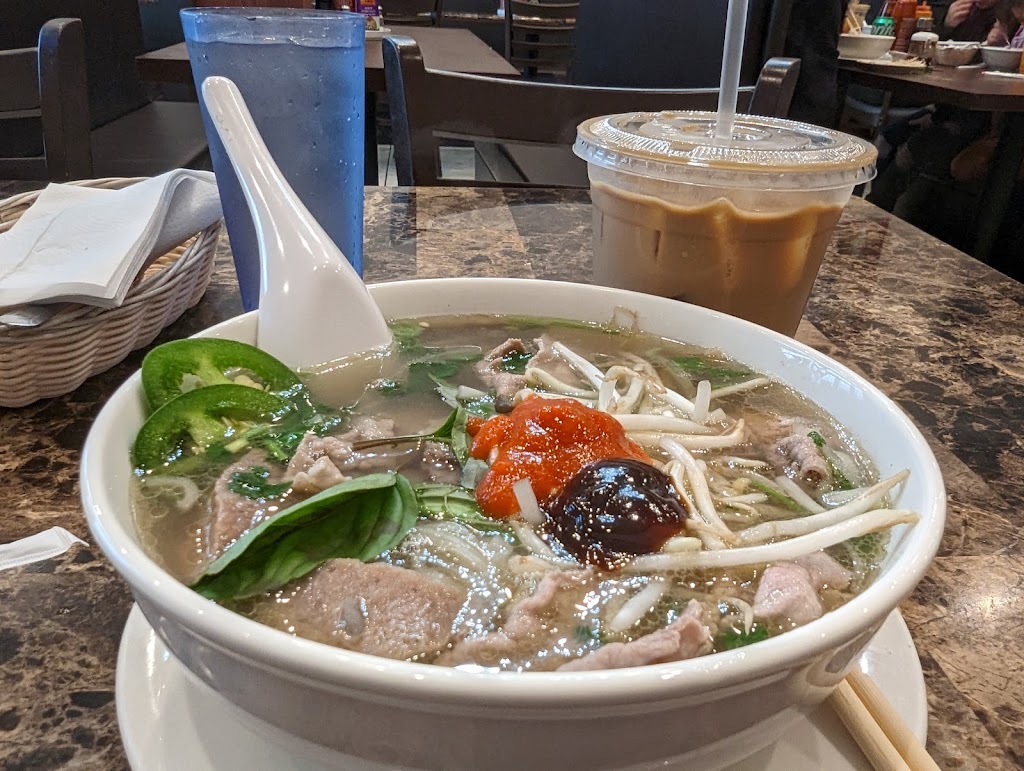 Phở 62 Grill and Noodle | 1420 S Riverside Ave, Rialto, CA 92376, USA | Phone: (909) 421-4887